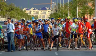 Radrennfahrer am Start.