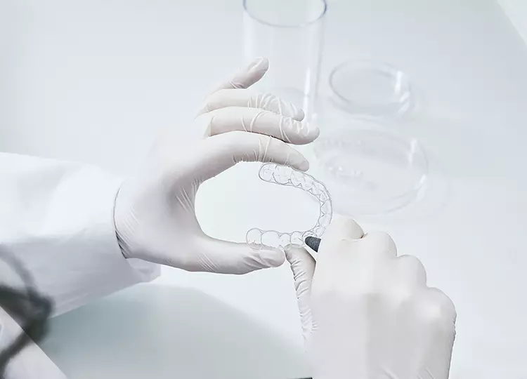 Aligner-Herstellung bei DrSmile.