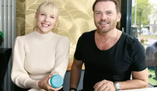 Caroline Lauffenburger und Lars Kroupa berichten über ihre Erfahrungen mit dem neuen Aligner-System.